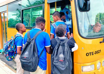 Educación ordena abrir escuelas desde las 6:30 a. m.