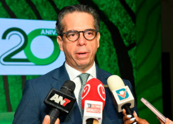Empresarios piden unidad y transición energética