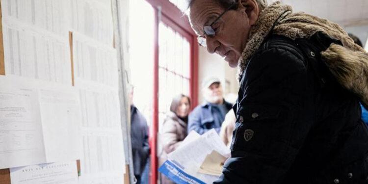 Franceses eligen alcaldes en comicios con 49 millones
