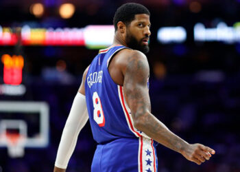George regresa a 76ers tras suspensión por dopaje