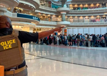 ICE seguirá en aeropuertos hasta normalidad total