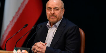 Irán niega acuerdo con Trump y alerta sobre petróleo