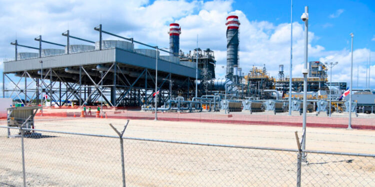 Luis Abinader inaugura planta eléctrica en Manzanillo