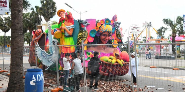 Malecón listo para Desfile Nacional del Carnaval