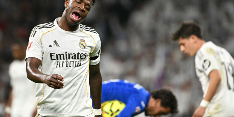 Real Madrid cae y se aleja del Barcelona