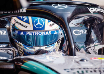 Russell logra pole esprint y lidera doblete de Mercedes