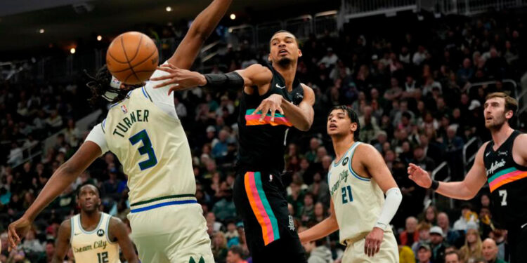 Spurs aplastan a Bucks con Castle y Wembanyama