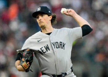 Yankees blanquean 7-0 a Gigantes en debut