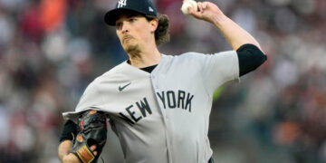 Yankees blanquean 7-0 a Gigantes en debut