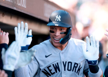 Yankees blanquean a Gigantes con jonrones