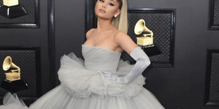 Ariana Grande lanzará ‘Petal’ el 31 de julio