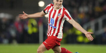 Atlético vence 2-0 al Barcelona en Champions