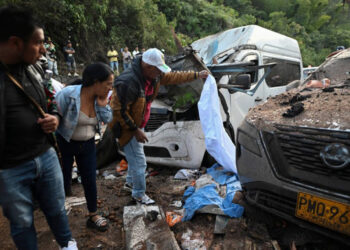 Aumentan a 19 muertos por atentado en Colombia
