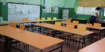 Baja asistencia escolar tras lluvias en Santo Domingo