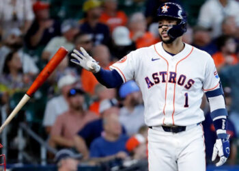 Correa impulsa triunfo de Astros sobre Red Sox