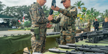 Defensa entrega equipos al Ejército dominicano