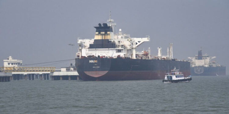EE.UU. bloqueará tráfico marítimo en puertos iraníes