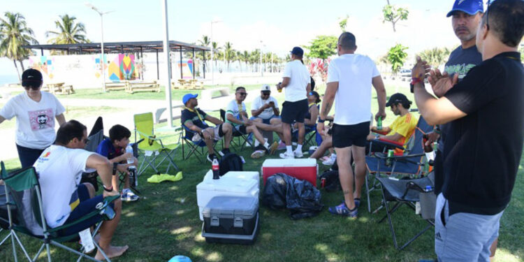 Familias disfrutan del Malecón Deportivo