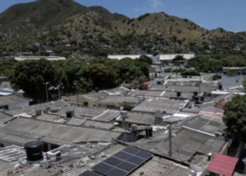 Granjas solares llevan electricidad a pobres en Colombia