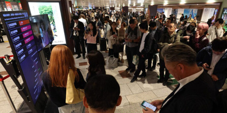 Japón alerta por posible gran terremoto tras sismo