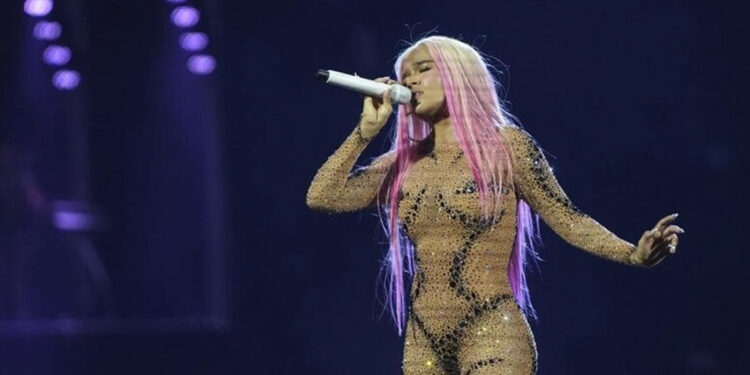 Karol G impulsa negocios latinos en Coachella