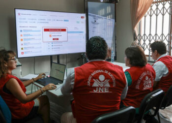 Perú rechaza elecciones complementarias y fija balotaje