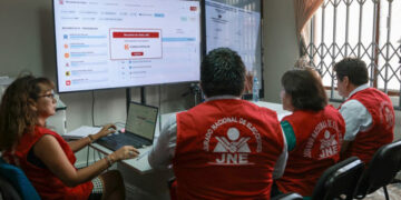 Perú rechaza elecciones complementarias y fija balotaje