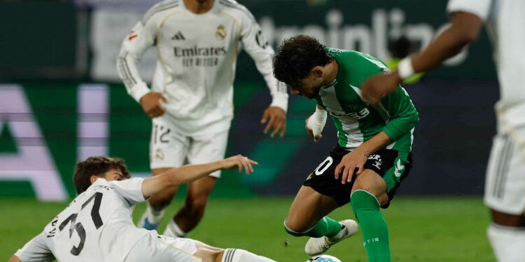 Real Madrid empata ante Betis y Mbappé sale lesionado