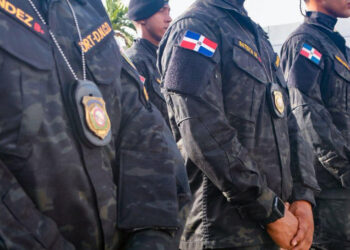 Abinader asciende a 634 agentes de la DNCD