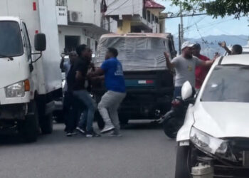 Accidente en Moca termina en trifulca y arrestos