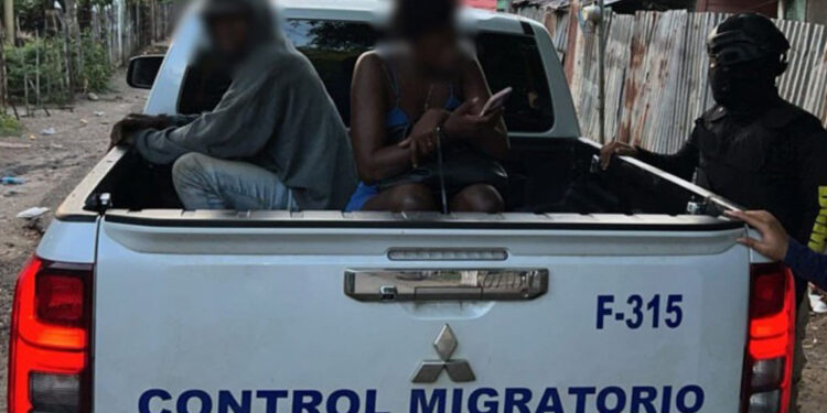 Arrestan 11 personas por microtráfico en SDN
