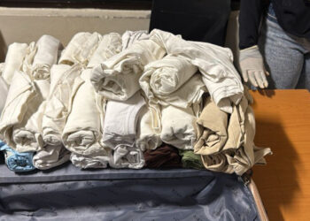 Detienen colombiana con ropa impregnada de cocaína