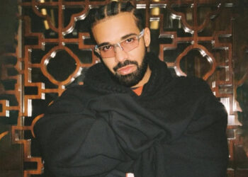 Drake lanza tres álbumes de forma simultánea