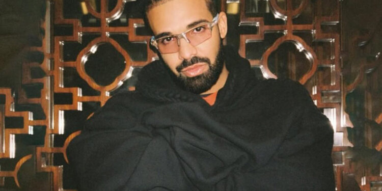 Drake lanza tres álbumes de forma simultánea