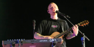 Ed Sheeran emociona al Quisqueya con su concierto