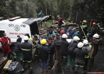 Explosión en mina deja 12 atrapados en Colombia