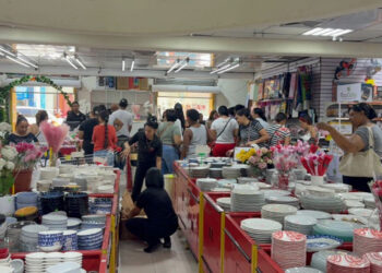 Nostalgia y ventas marcan Día de las Madres en Santiago