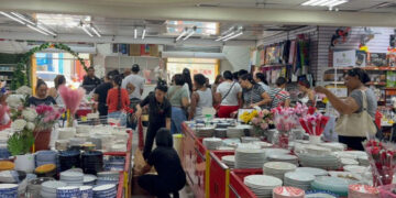 Nostalgia y ventas marcan Día de las Madres en Santiago