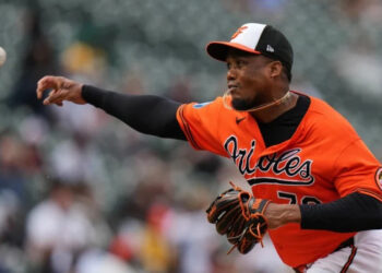 Orioles blanquean a Yankees y ganan la serie