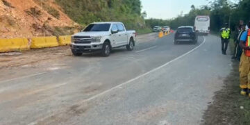 Restablecen tránsito en carretera Juan Pablo II
