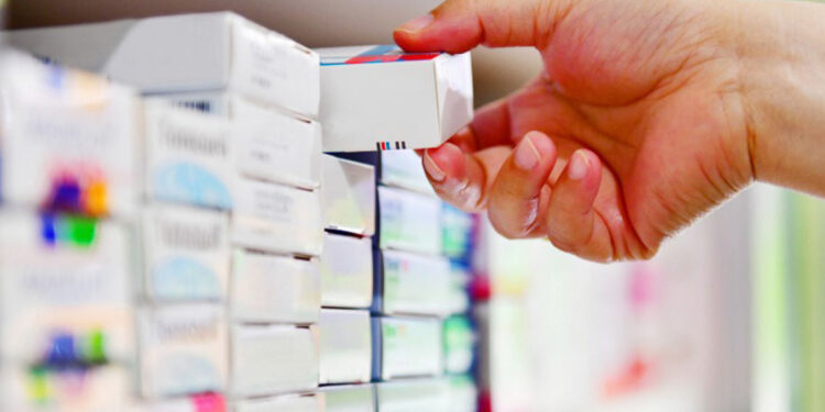 Abinader amplía fondos para medicamentos de alto costo
