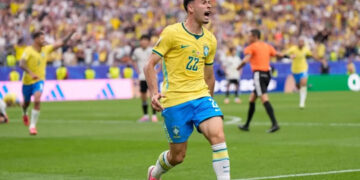 Brasil remonta ante Japón y avanza a octavos