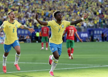 Brasil vence a Escocia y avanza invicto en el Mundial