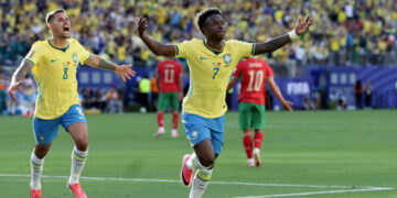 Brasil vence a Escocia y avanza invicto en el Mundial