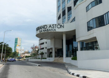 Crisis y sanciones golpean turismo de Cuba