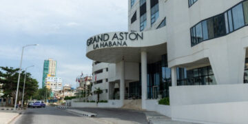 Crisis y sanciones golpean turismo de Cuba