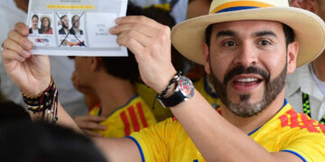 De la Espriella lidera conteo presidencial en Colombia