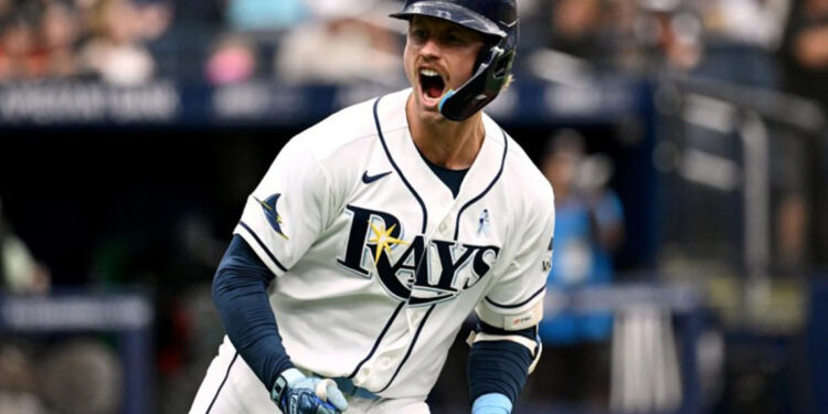 DeLuca impulsa triunfo de Rays sobre Nacionales