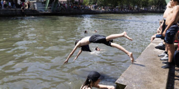 Francia enfrenta ola de calor similar a la de 2003