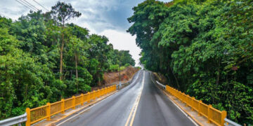 Inauguran carretera Monte Plata-Cevicos tras décadas de espera